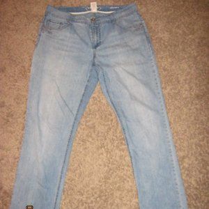 👗4/$15 Sonoma Straight Leg Jeans